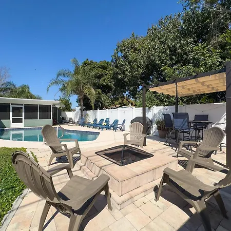 Pool - Fire Pit - Fenced Yard - 5 Mi To Beach